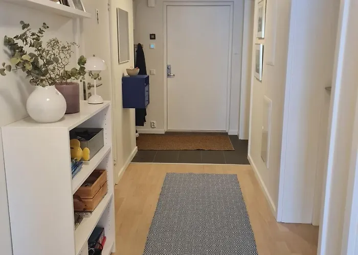 Romslig Og Pen - Sentral Beliggenhet Apartamento